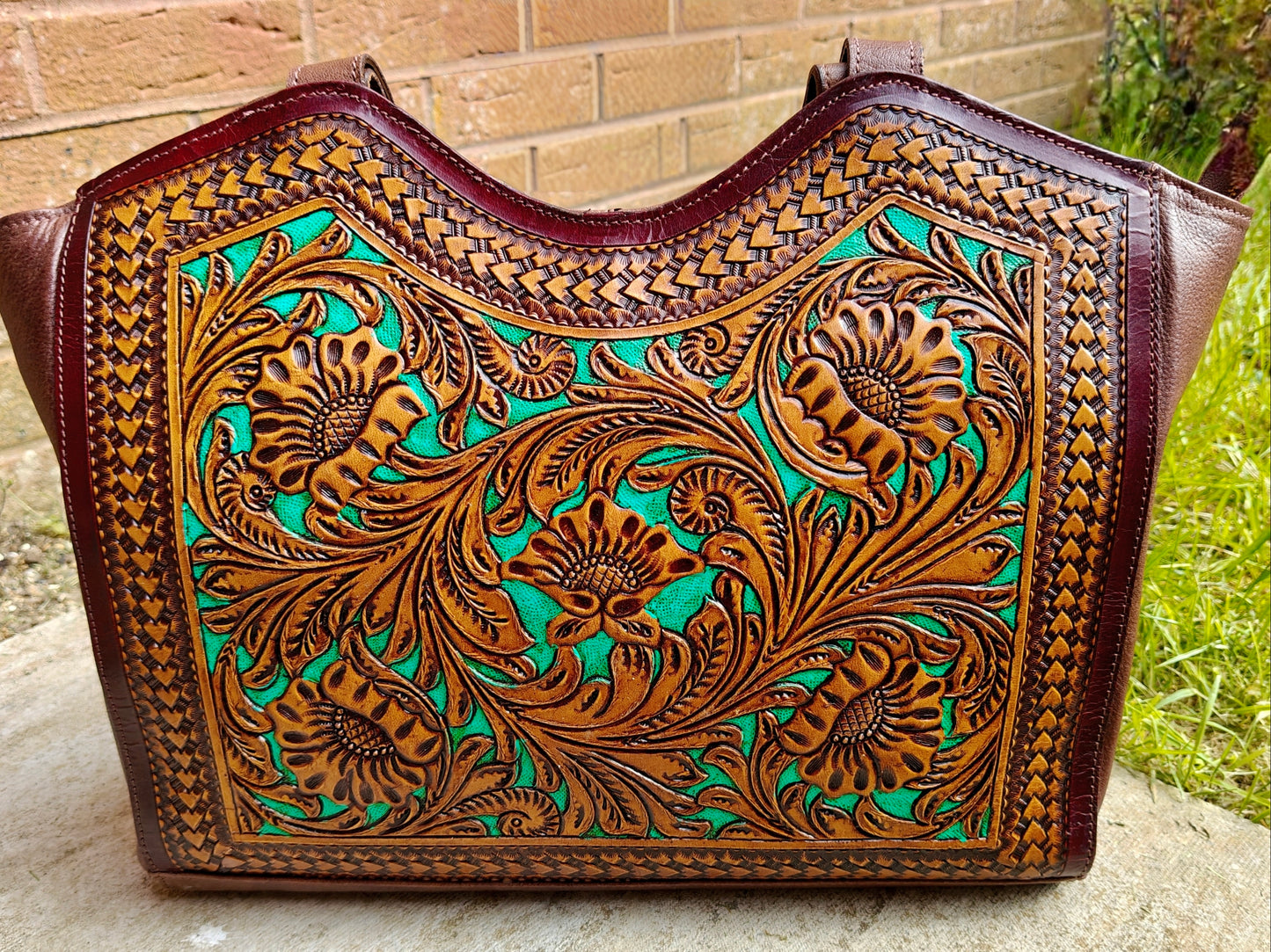Auric Emerald soft Tote - Handcarved leather