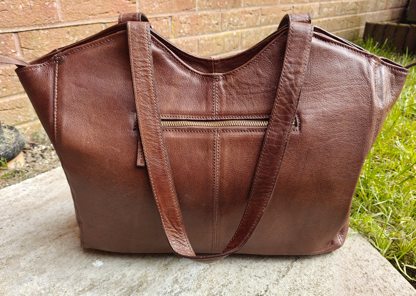 Auric Emerald soft Tote - Handcarved leather