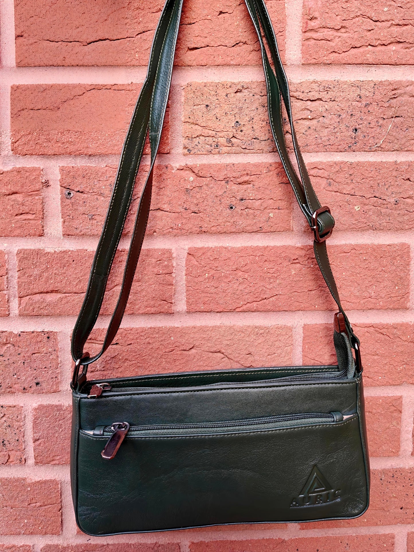 Auric Ems shoulderbag Green - NDM Leather
