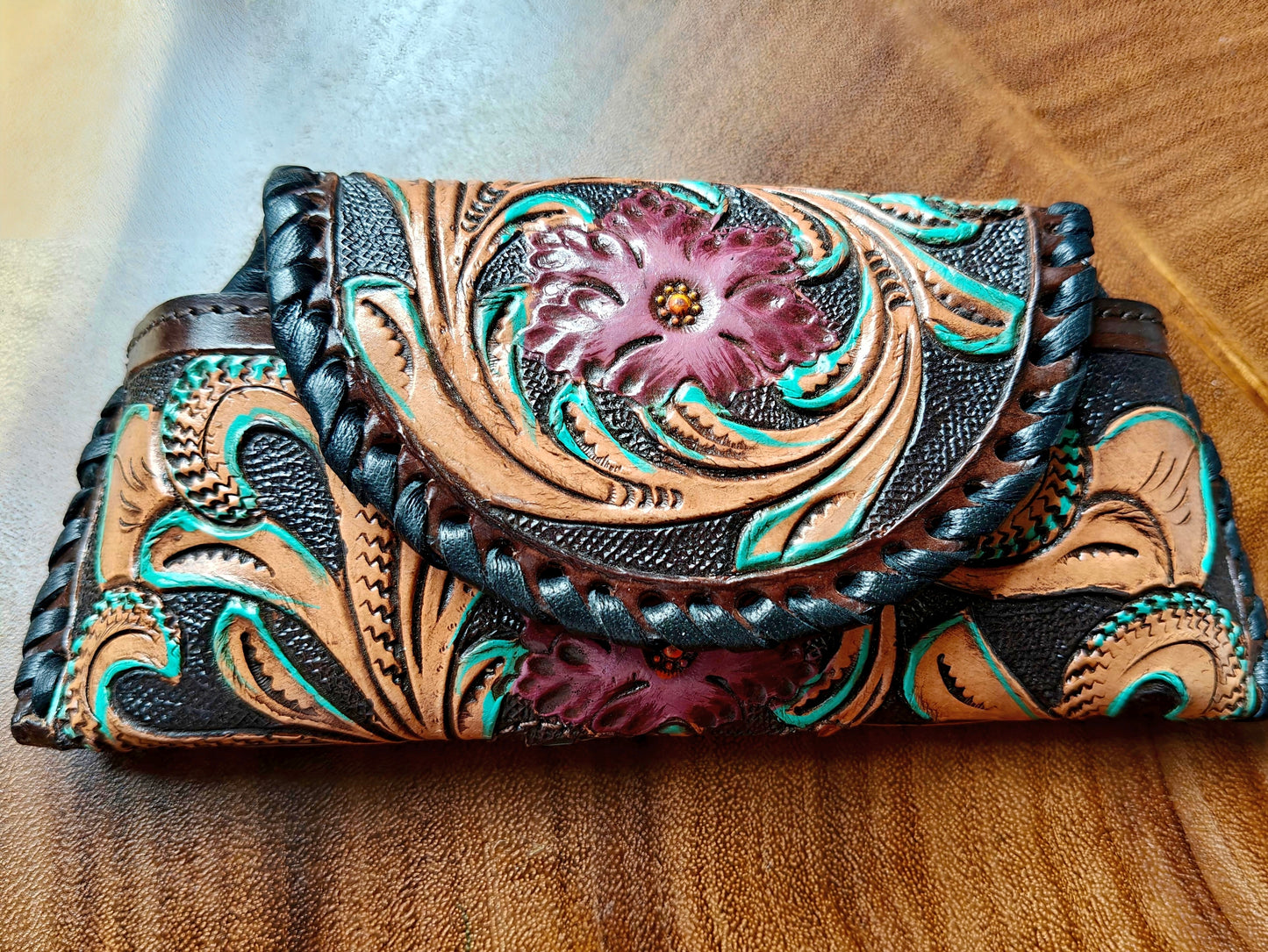 Auric Multi spec case - Handcarved leather
