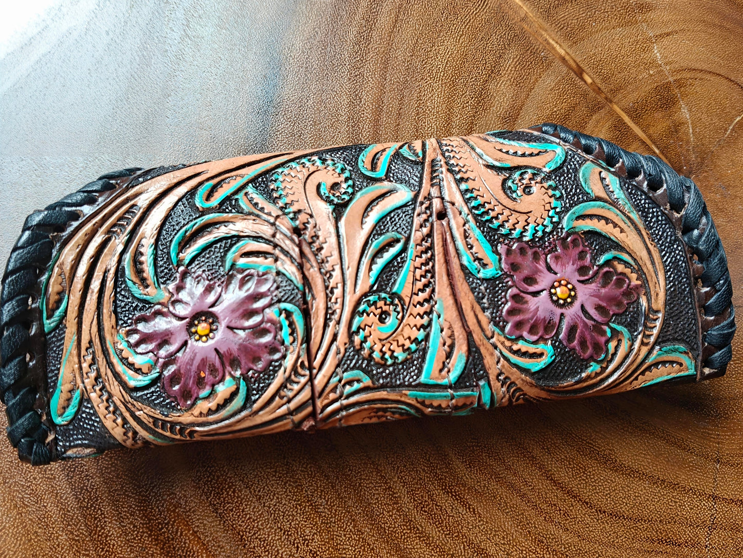 Auric Multi spec case - Handcarved leather