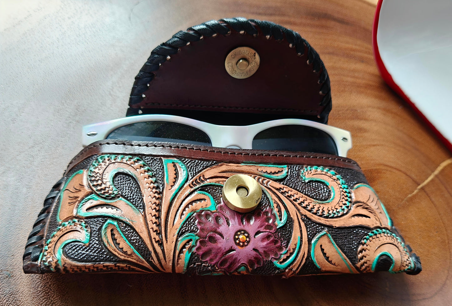 Auric Multi spec case - Handcarved leather
