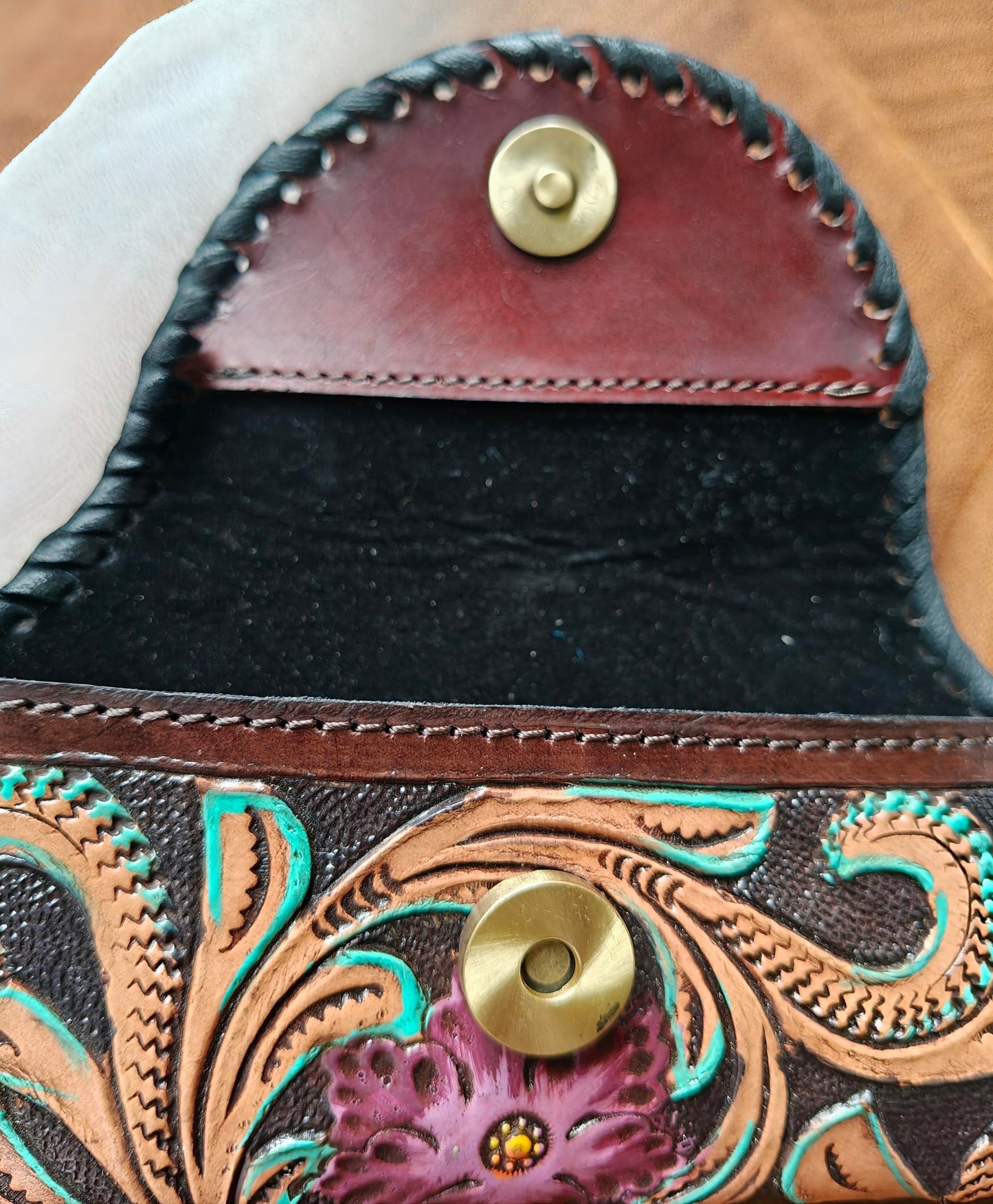 Auric Multi spec case - Handcarved leather
