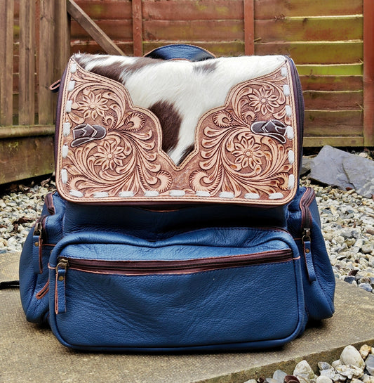 Auric Executive - Handcarved with lamb fur and topgrain leather.