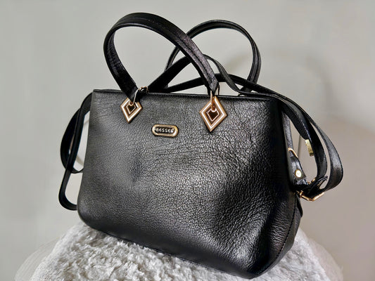 Bessel Locus black