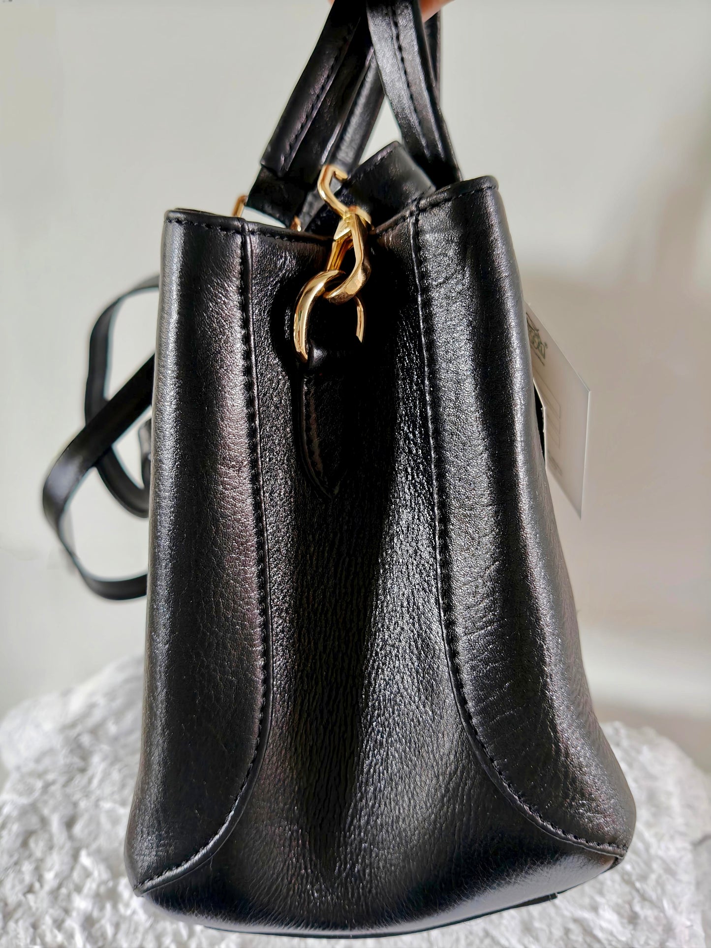 Bessel Locus black