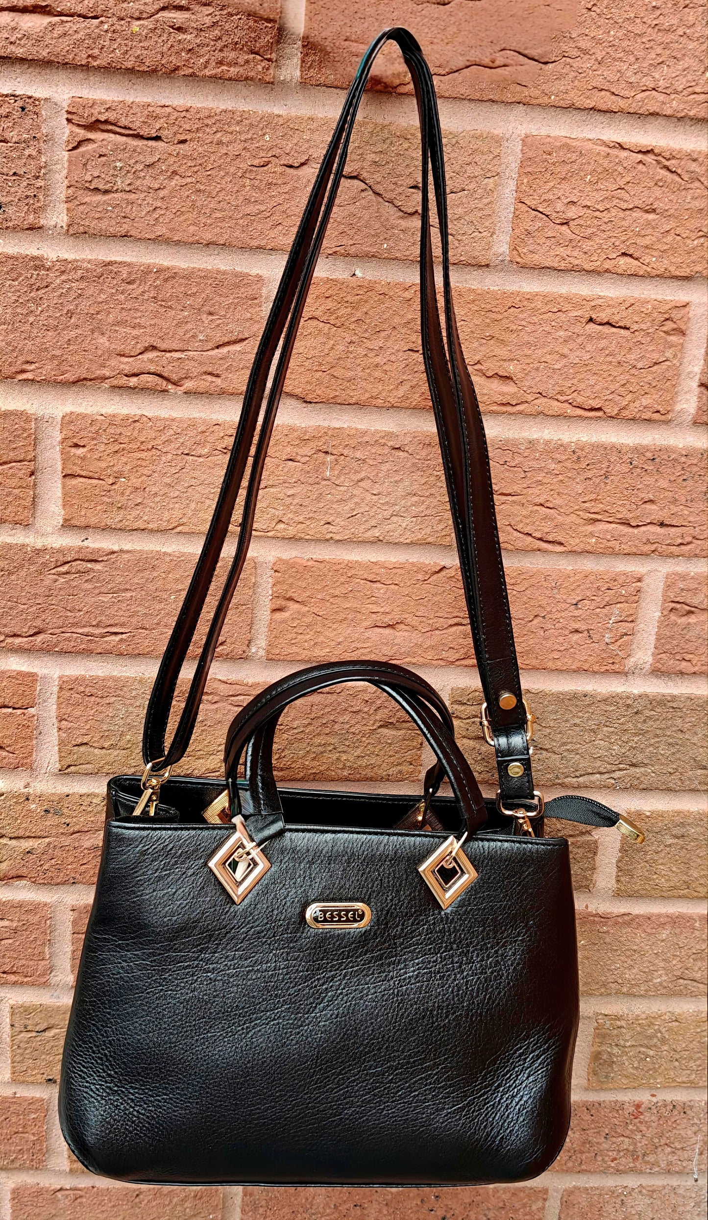 Bessel Locus black