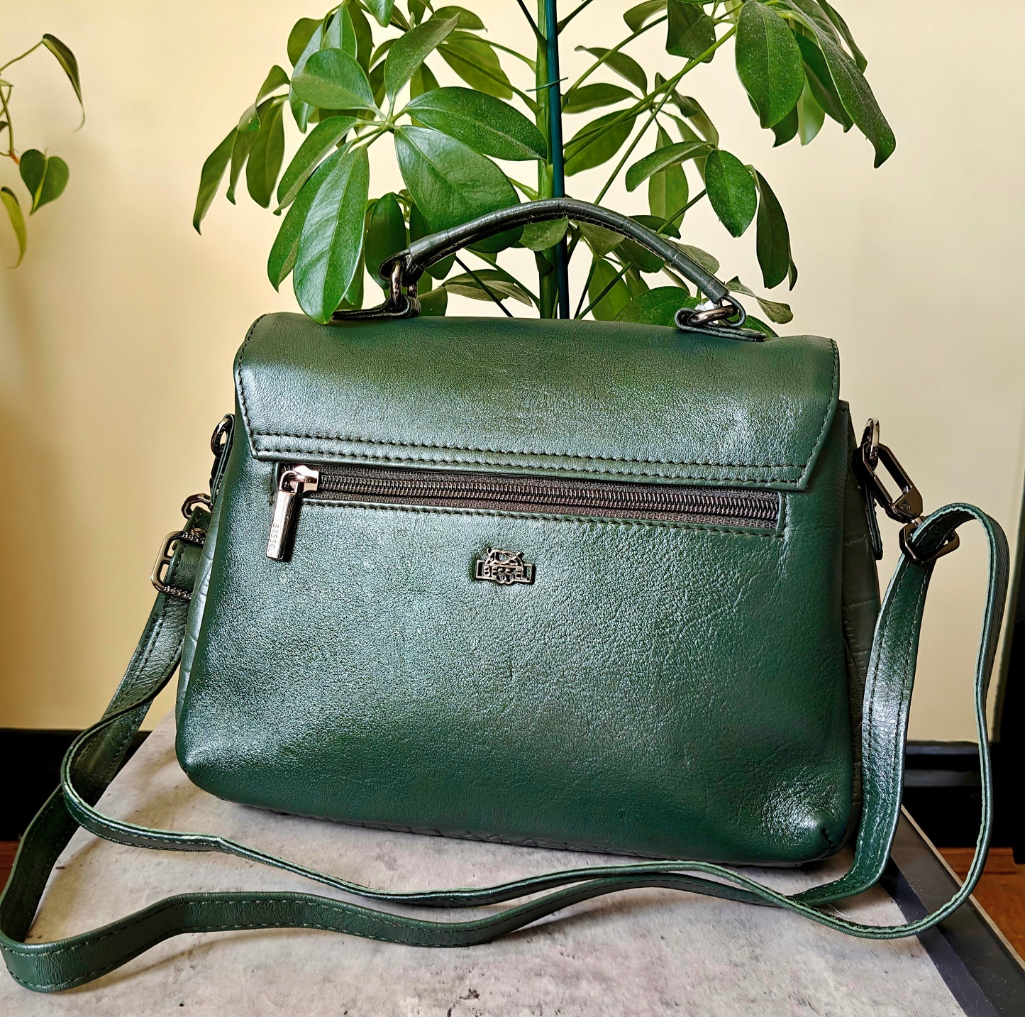 Bessel Snaloc Green