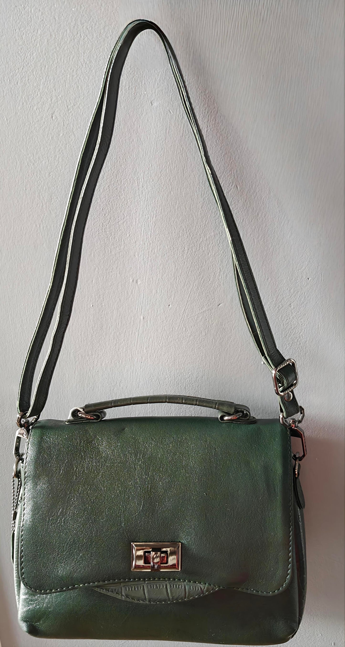 Bessel Snaloc Green